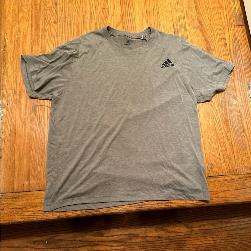 Adidas t shirt
